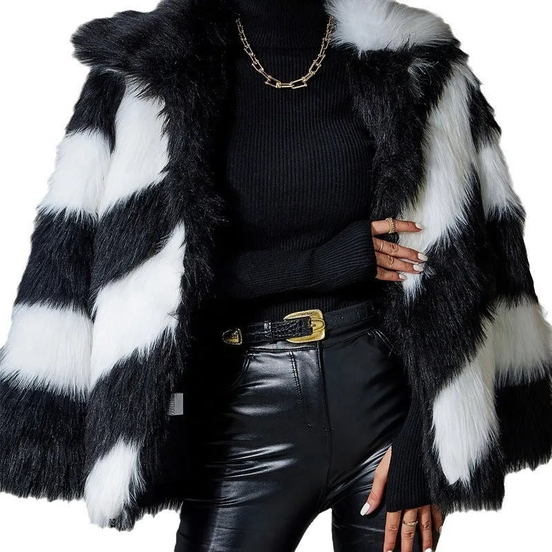 Faux fur coat with contrast lapel and fur collar in polyester fabric