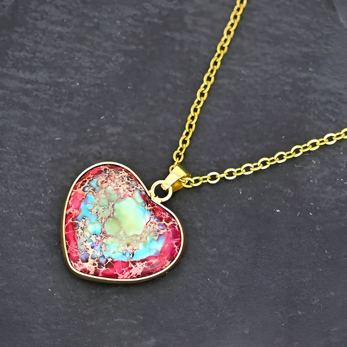 Heart-shaped emperor stone necklace in red and purple with natural stone pendant