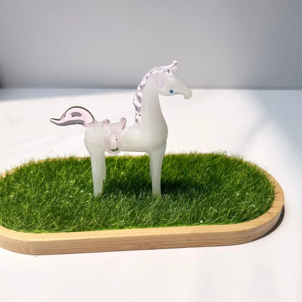 Modern simplicity glazed horse office decoration in white or brown coloured glaze style