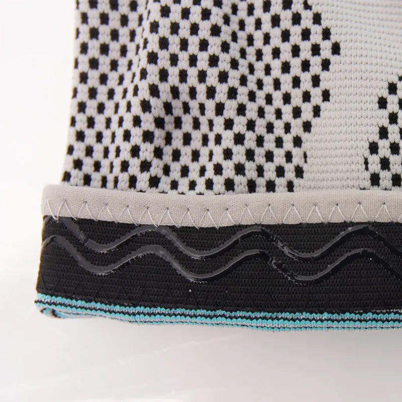 Sky blue elastic fibre knee pads for running and basketball in four sizes