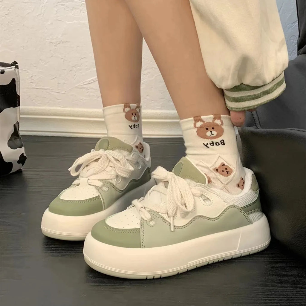 Women's green mesh casual shoes with round toe and flat heel design