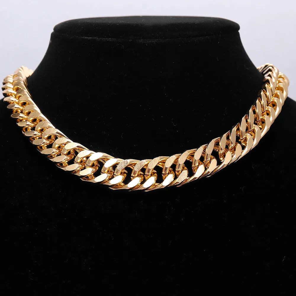 Gold thick chain necklace for women with 32cm length and alloy construction