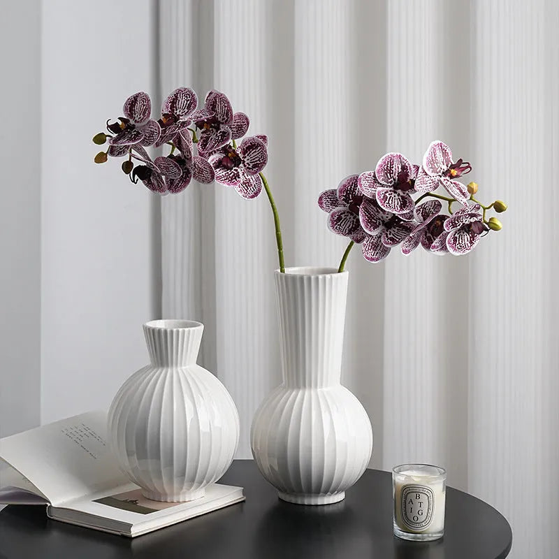 White ceramic ball vase with vertical stripes in American country style for table decoration