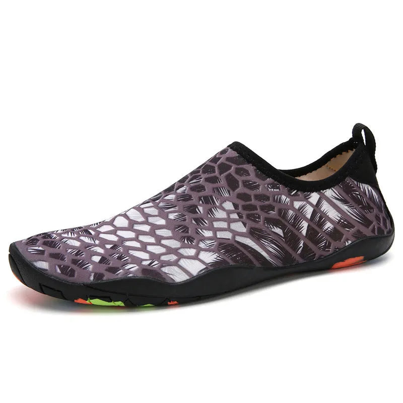 Beach wading shoes for men and women in blue, made from Lycra fabric with an EVA midsole.