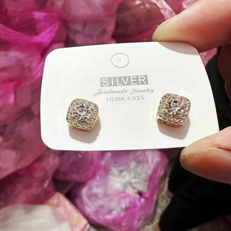 Square geometric earrings with diamond facets in silver or gold alloy for women