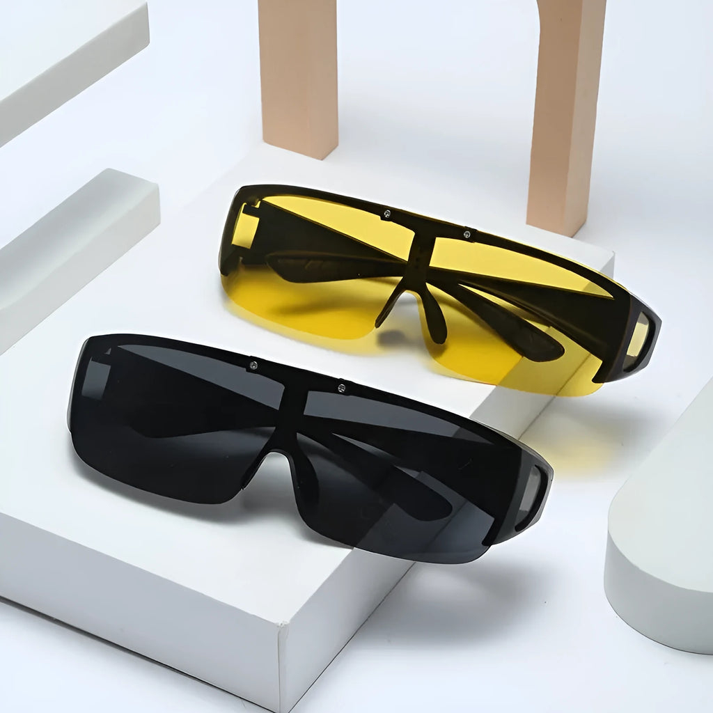 Polarised one-piece sunglasses for myopia correction in black/grey lens, suitable for cycling and outdoor sports.