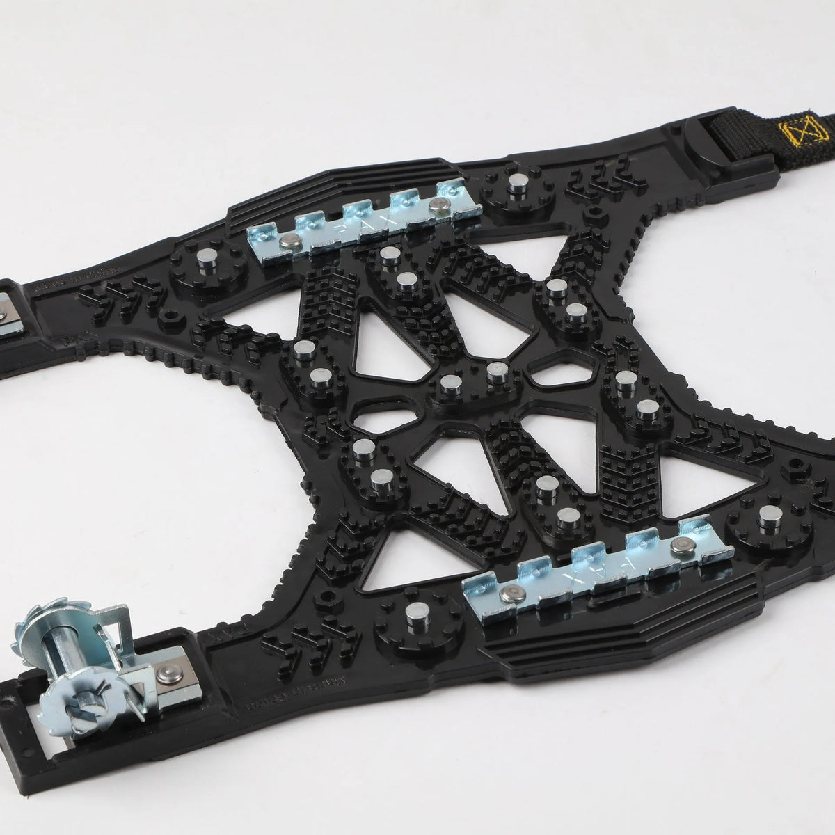 Universal steel plate tyre chain set for cars and SUVs with tools