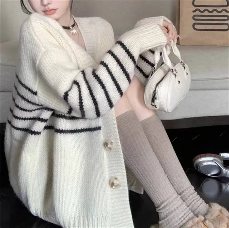 Collar button cardigan in polyester knit with 3D pattern and Japanese Korean casual styling