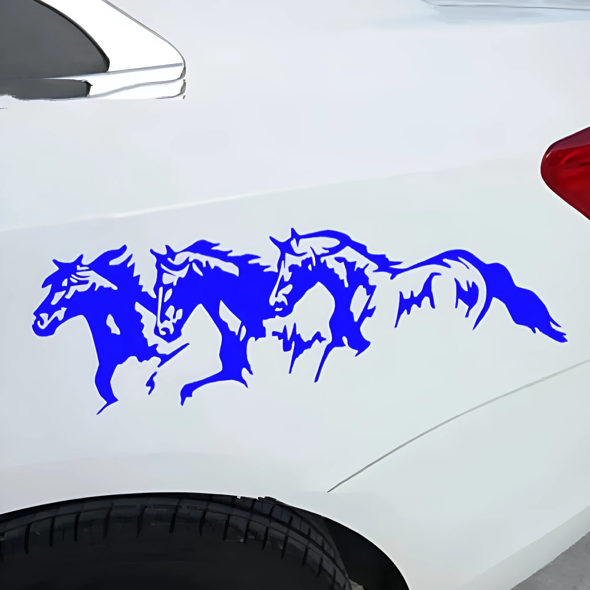 Black, white, red, and blue three-horse steed vinyl car decal sticker measuring 25 by 8 centimetres.