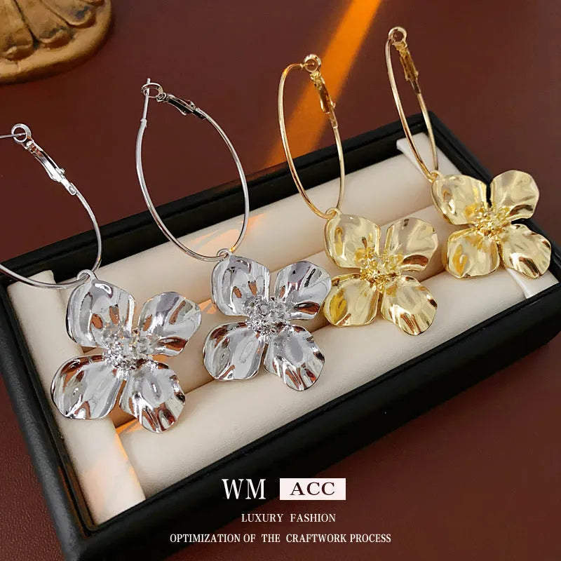 Silver needle detail flower earrings with geometric vintage design in gold or silver electroplated finish