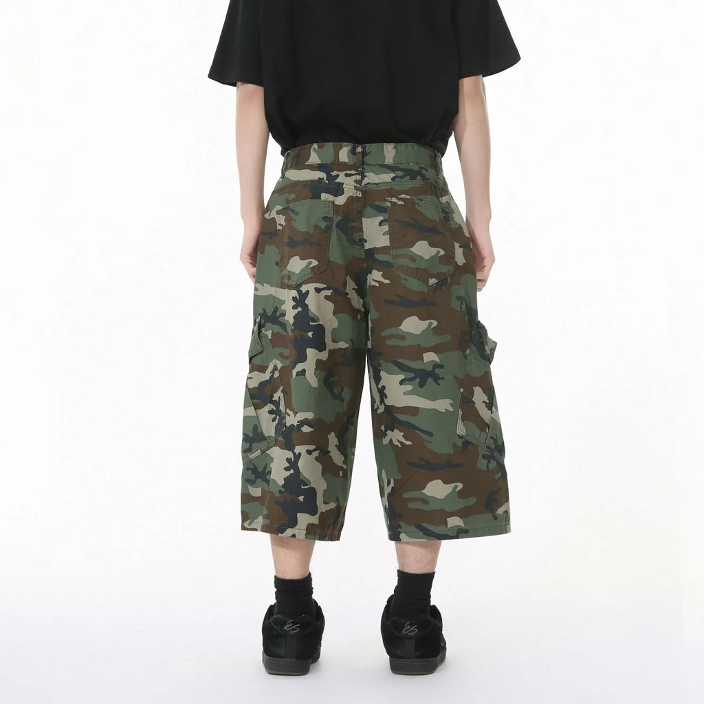 Men's camouflage wide-leg cotton jeans with cropped length and side pockets