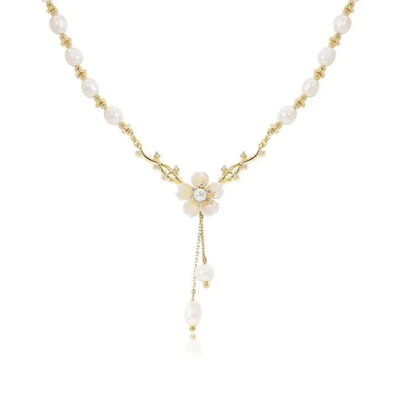 Alloy fashion necklace with pearl flower colour and rose decorative elements on pearl chain