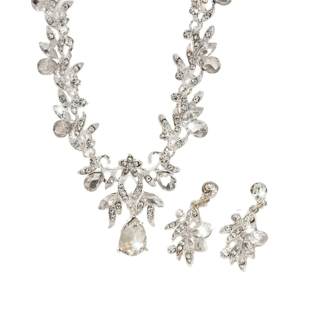 Women's alloy jewelry set with floral pattern necklace and earrings in gold colour