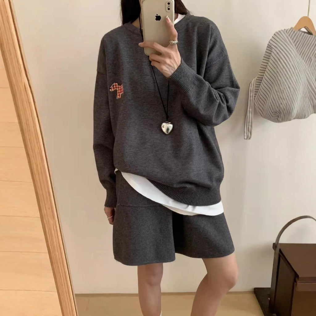 Women's milk blue casual knitted sweater and shorts suit with animal embroidery pattern