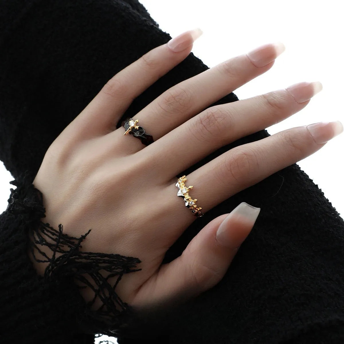 Princess knight couple rings with adjustable opening in electroplated white gold and black gold colours