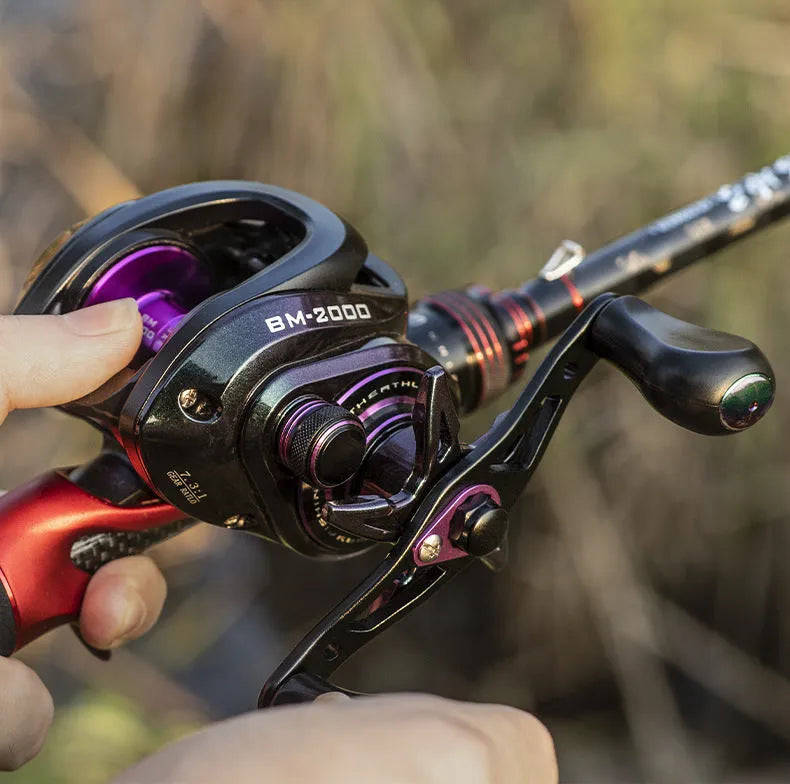 BM2000 fishing reel with magnetic brake and water drop shaped body