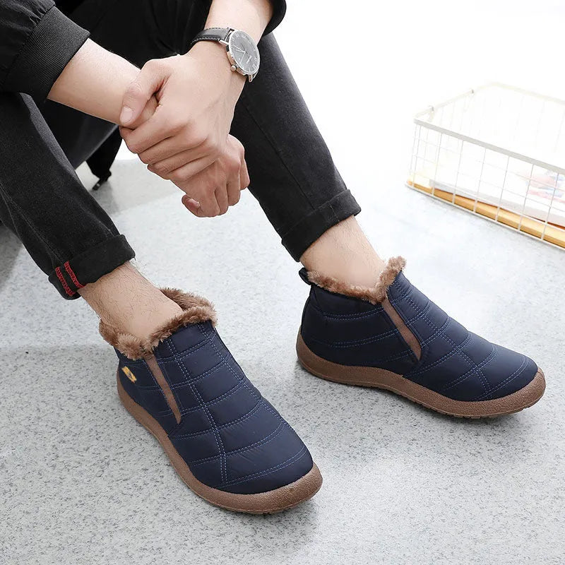 Winter men's cotton high-top shoes with fleece lining in black, suitable for hard ground