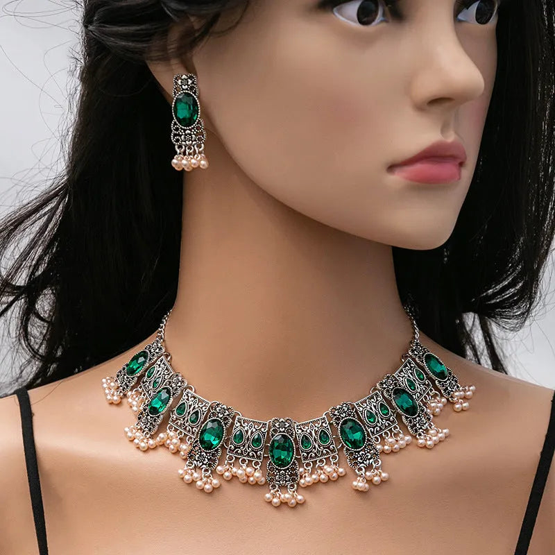 Vintage emerald earrings and necklace set with square tassel bead pendant and O-ring chain in retro ethnic style, colour E1474-2