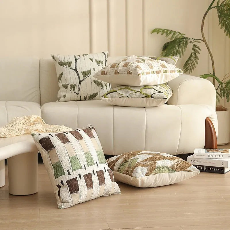 Square 45cm jacquard sofa cushion with woven plant and flower pattern in retro Nordic style.