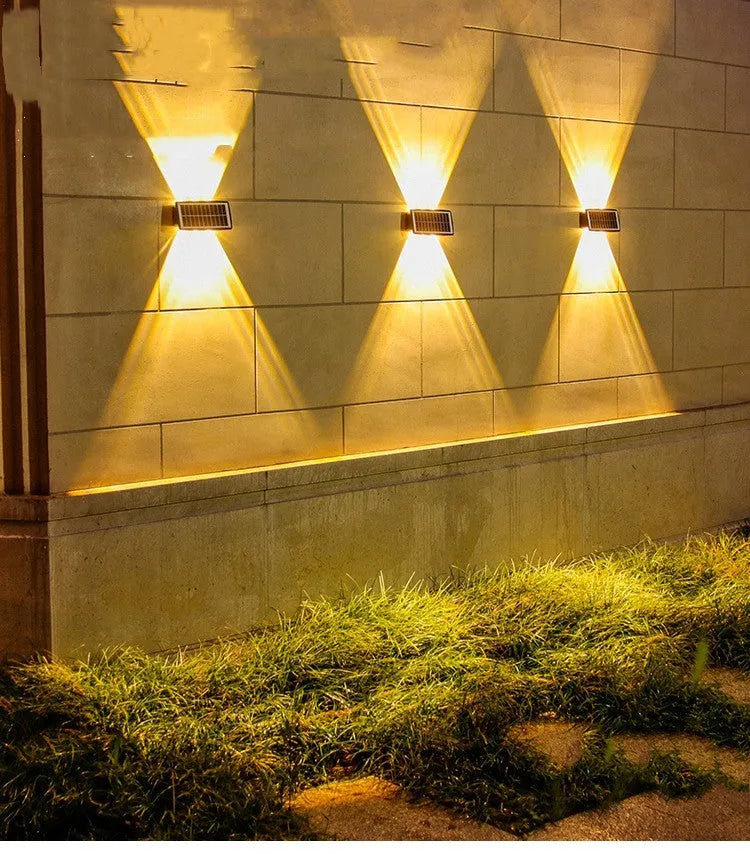 Solar outdoor wall light with four 5050 LED beads, ABS PC housing and 1500mAh battery