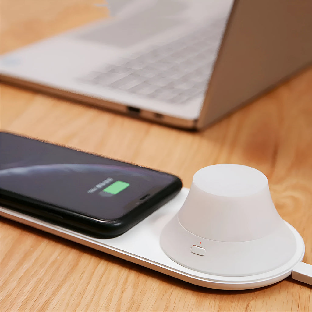 White smart night light phone wireless charger with magnetic suction pad, 225x80x43.5mm, two colour temperature modes