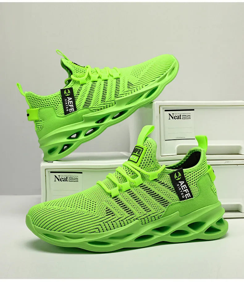 Men's mesh breathable casual running shoes in black, Korean style, low heel, cross straps