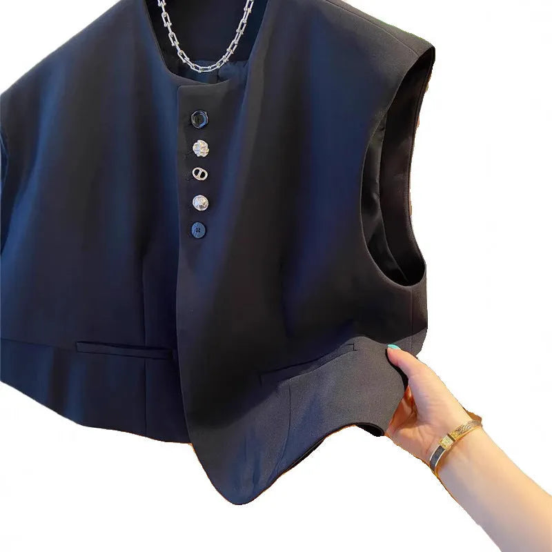 Loose-fitting waistcoat dress in beige or black with 40cm length and pocket detail