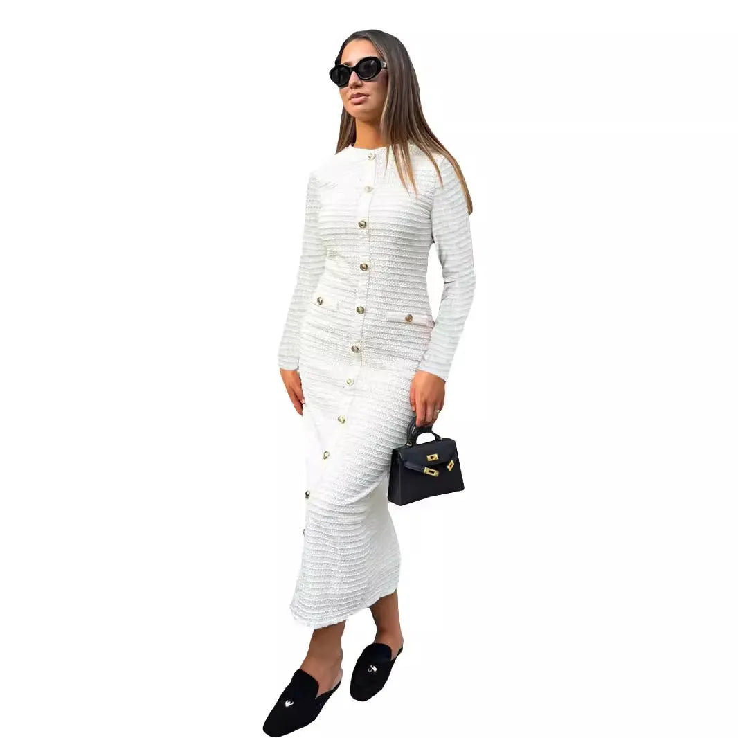 French retro slim fit knitted long-sleeved dress for women in black or white