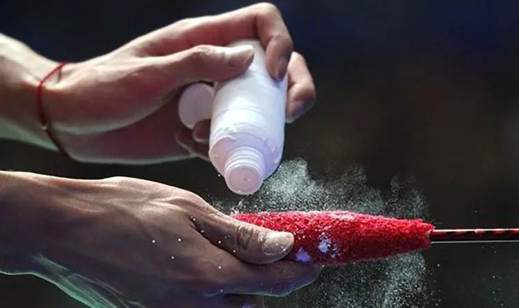 White magnesium carbonate sports anti-slip powder container for athletic grip enhancement