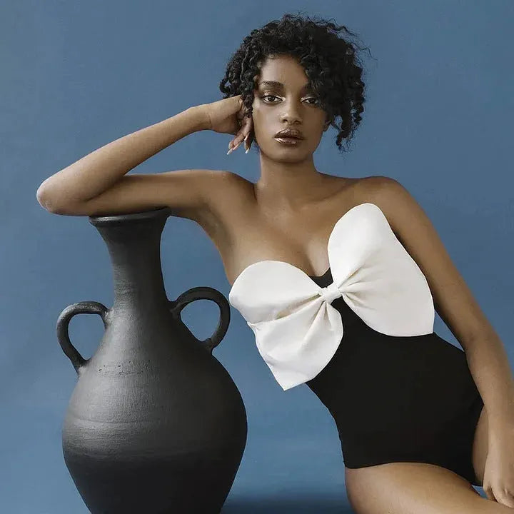 Black and white solid colour tube top bow one-piece swimsuit with high elasticity and optional wrap skirt for women