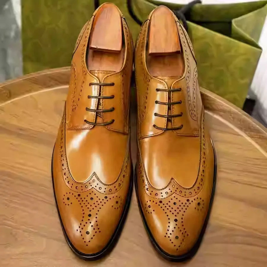 Men's burgundy British pointed-toe brogues with carved patterns for wedding and business formal wear