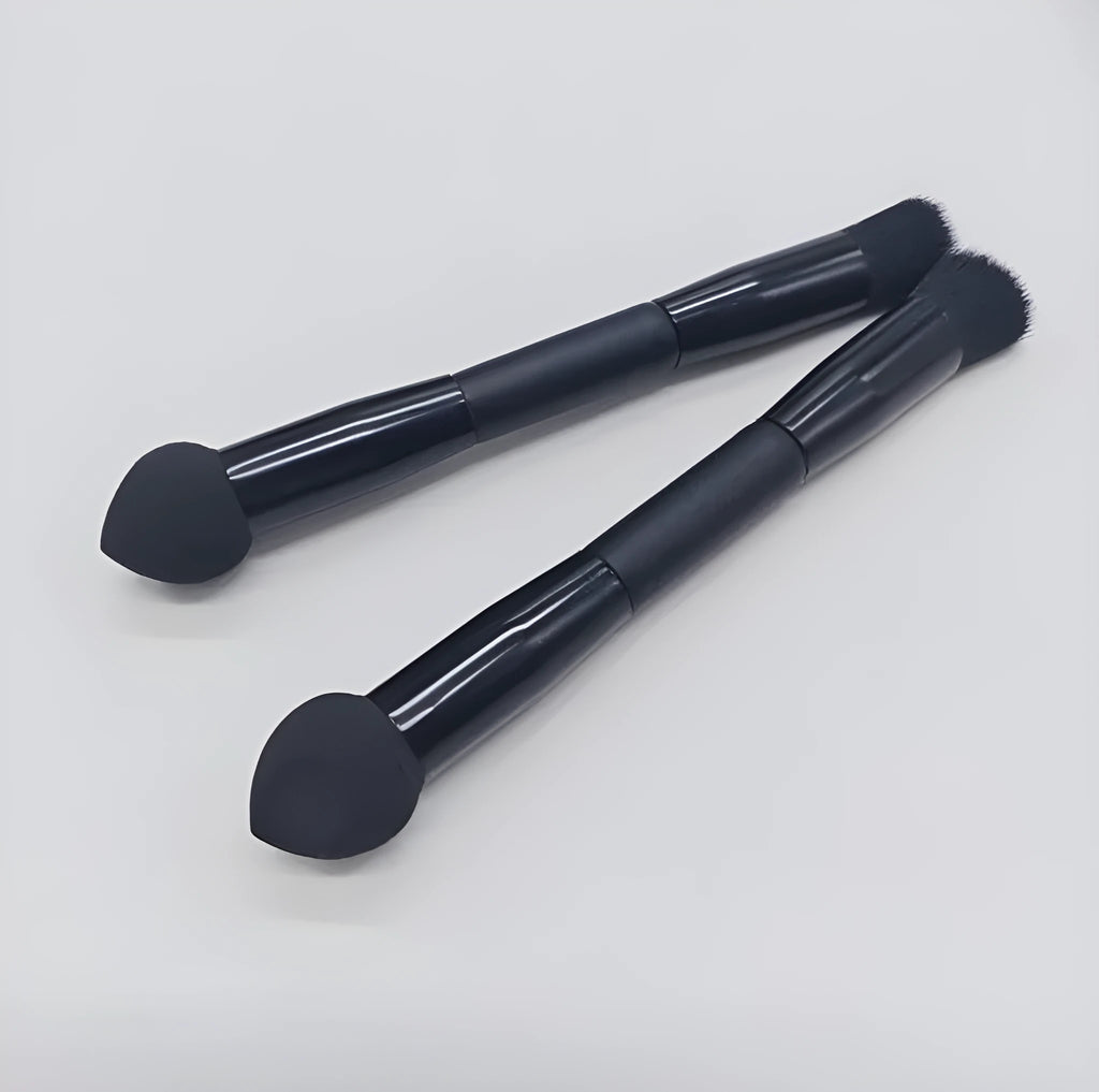 Double-headed makeup brush with black miter sponge and artificial fibre bristles on wooden handle