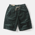 Men's khaki retro American-style cargo shorts with straight-leg cut and cargo pockets