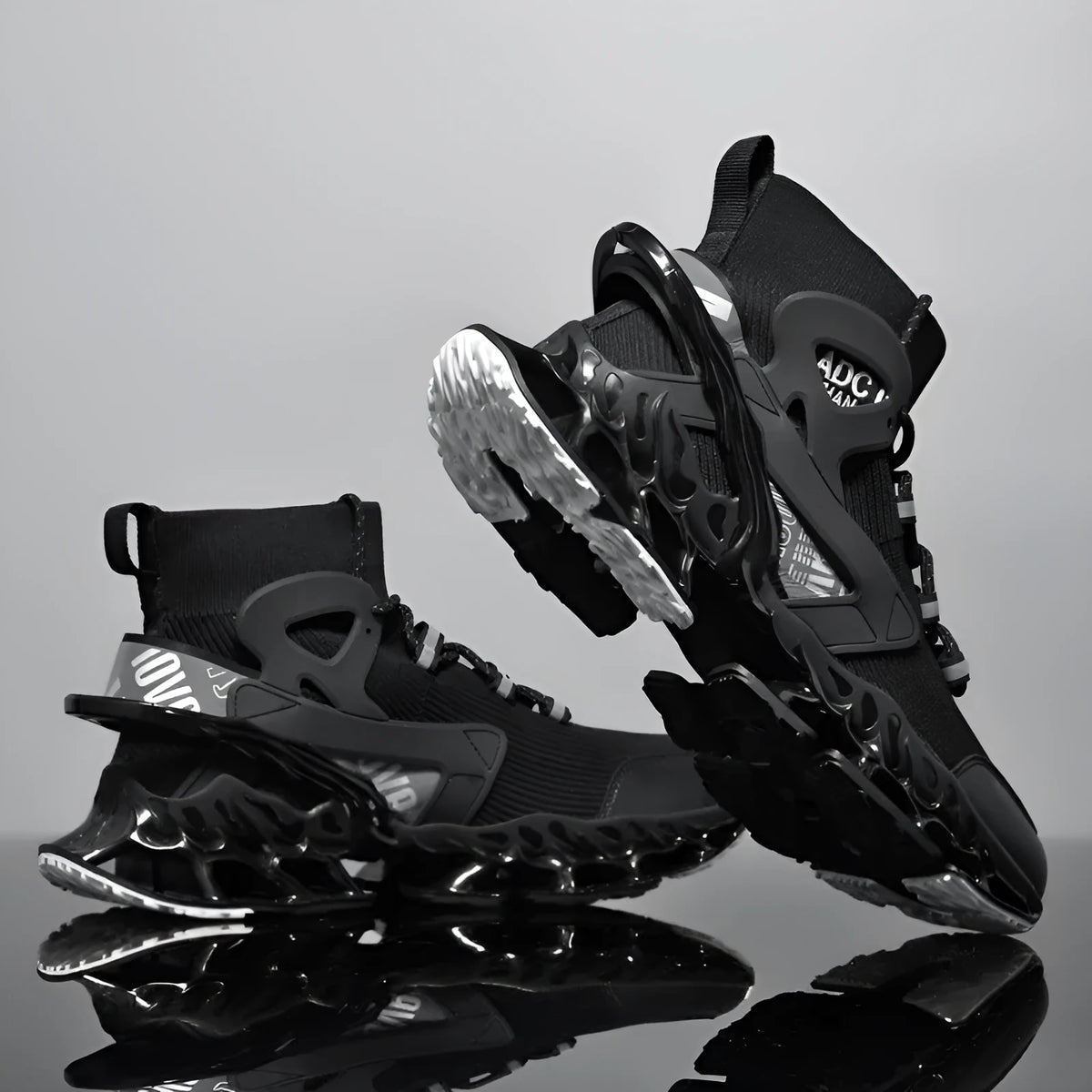 Ultra-light shock-absorbing running blade flyknit sneakers for men, black mid-top lace-up sports shoes with TPU TPR sole