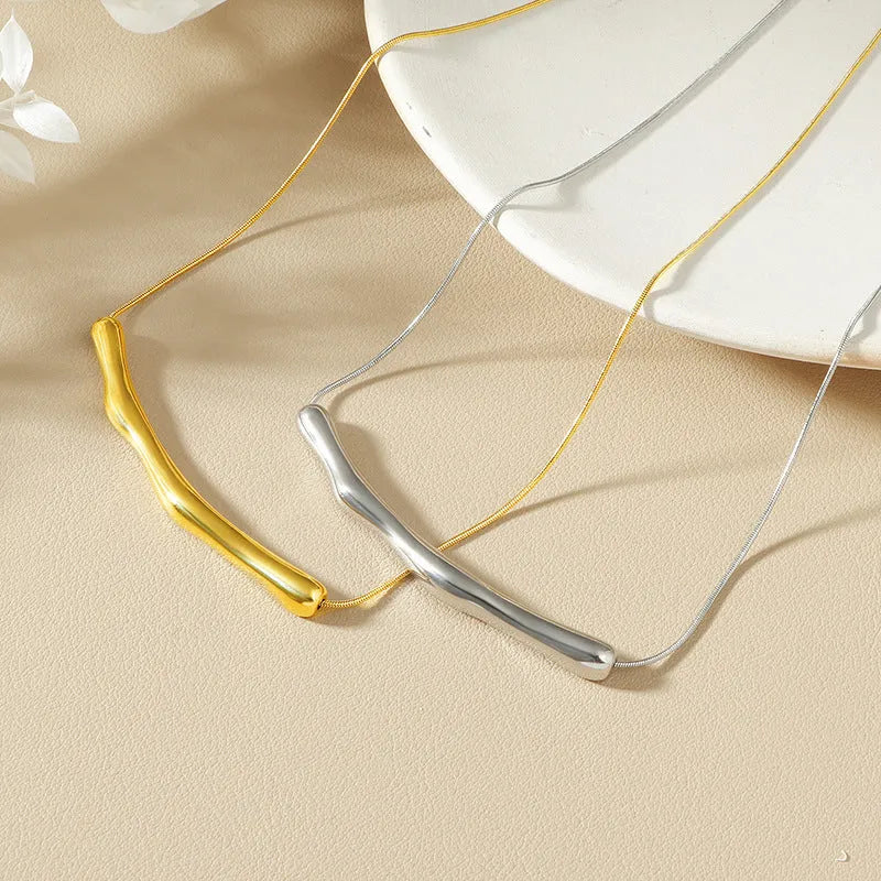 Women's pleated titanium steel necklace with irregular design in gold or steel electroplated finish