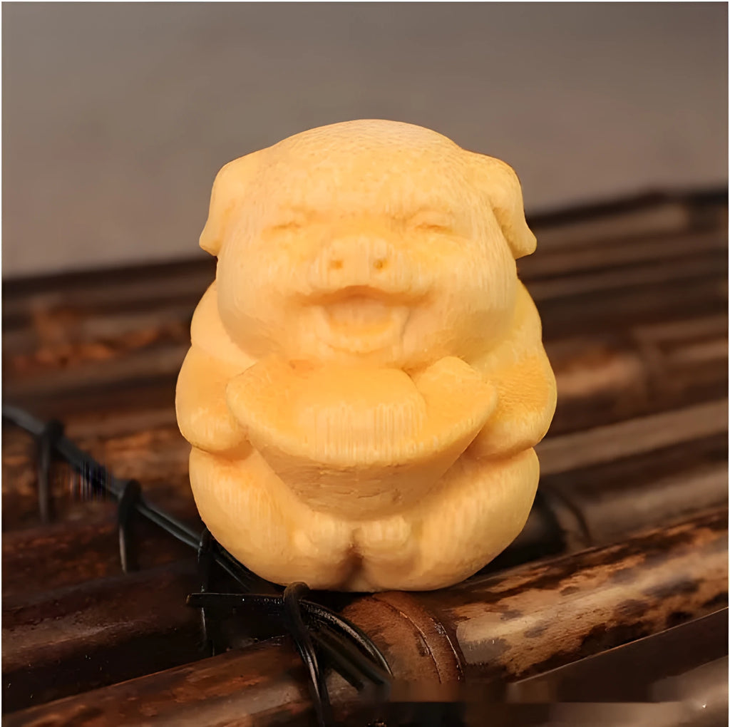 Solid bamboo Fulu pig carving ornament measuring 4cm tall with 3.5cm diameter in cute style