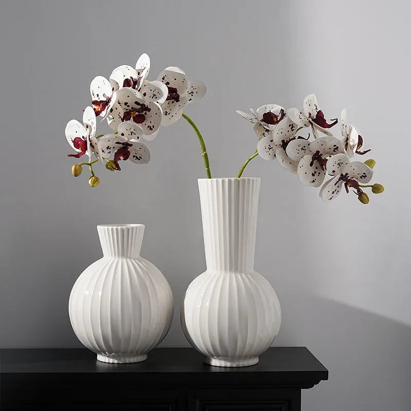 White ceramic ball vase with vertical stripes in American country style for table decoration