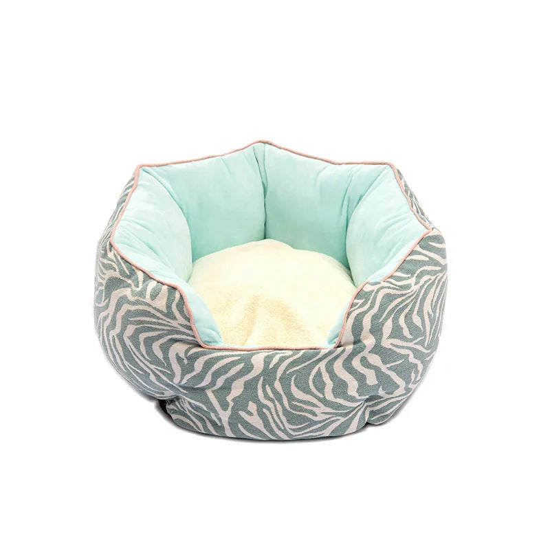 Octagonal pet bed with removable mat in soft wool point design for cats and small dogs