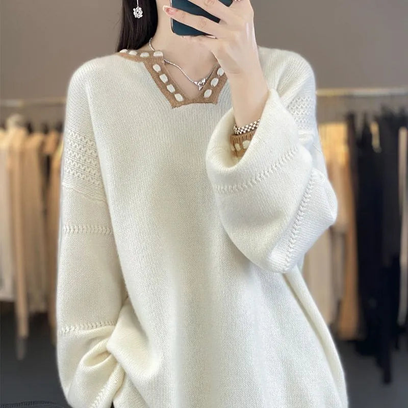 Women's white V-neck viscose sweater with long sleeves and pullover style