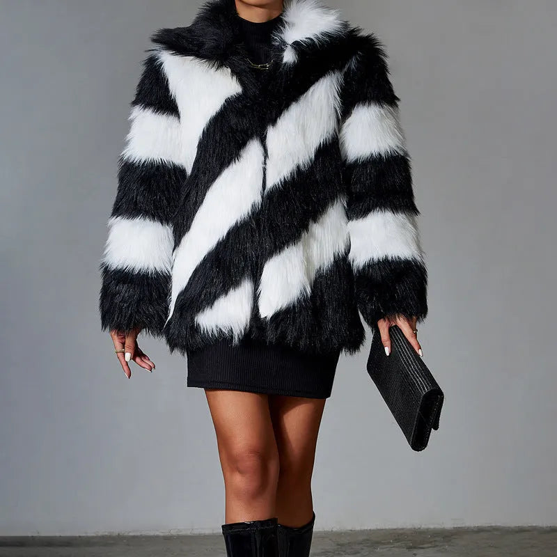 Faux fur coat with contrast lapel and fur collar in polyester fabric