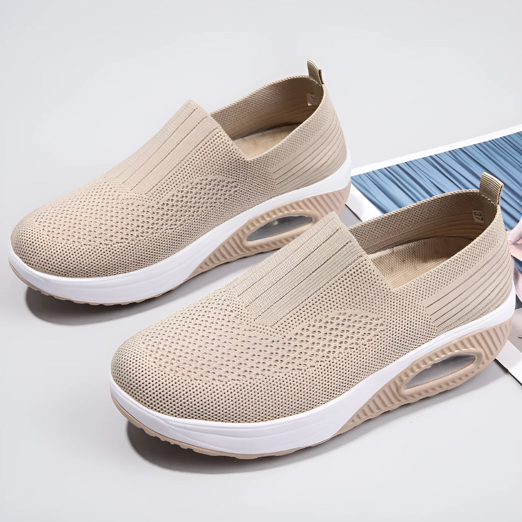 Women's leisure sports air cushion non-slip woven shoes in solid colour with low-top design and mesh upper