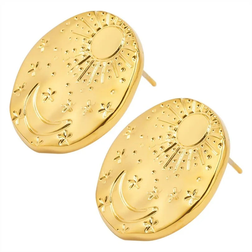 Geometric seashell stud earrings in stainless steel with gold or silver electroplated finish