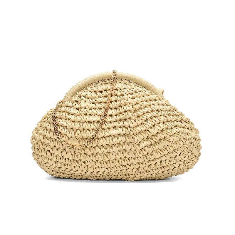 Women's straw beach shoulder bag in shell shape with chain details
