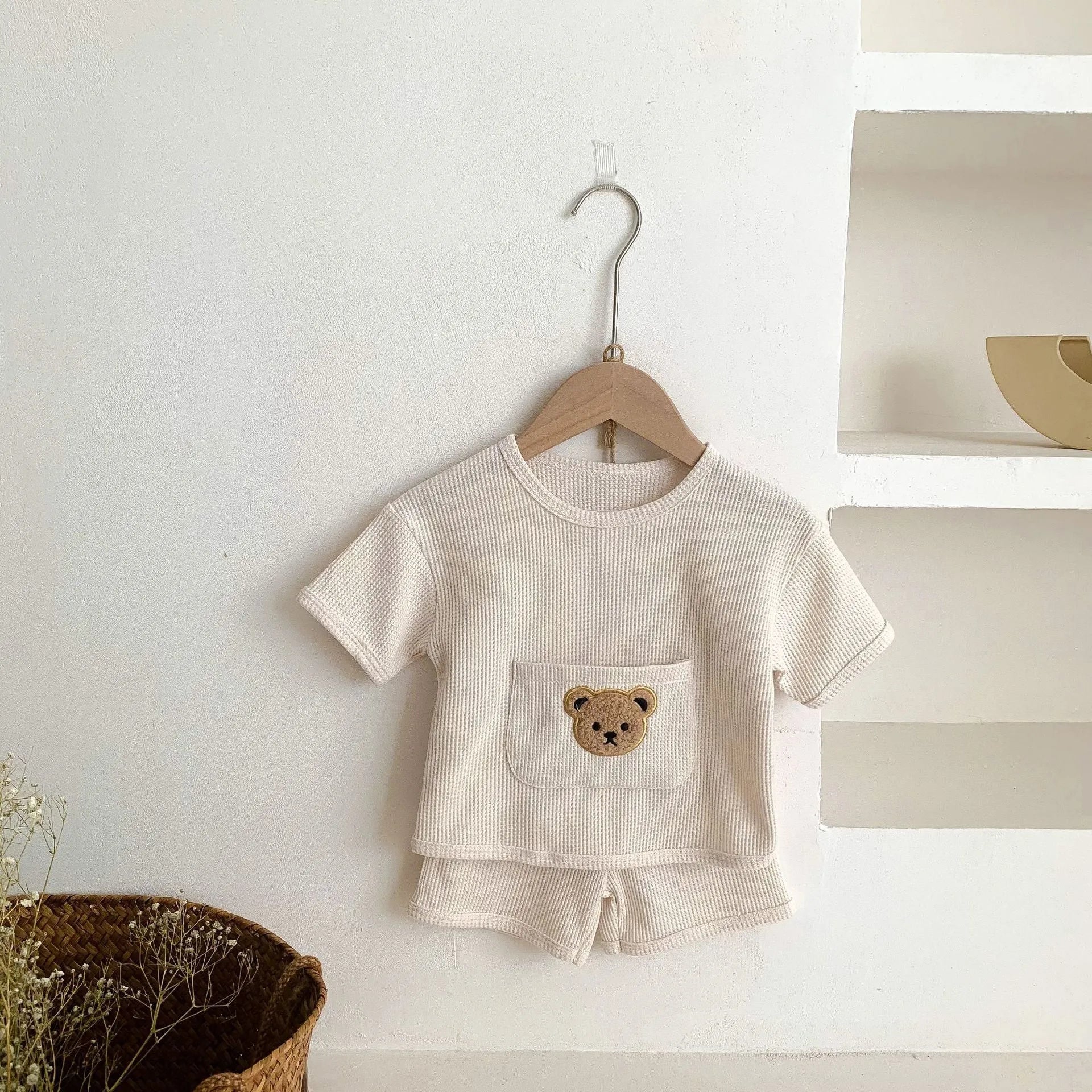 Unisex baby summer two-piece cotton bear top and shorts suit in beige