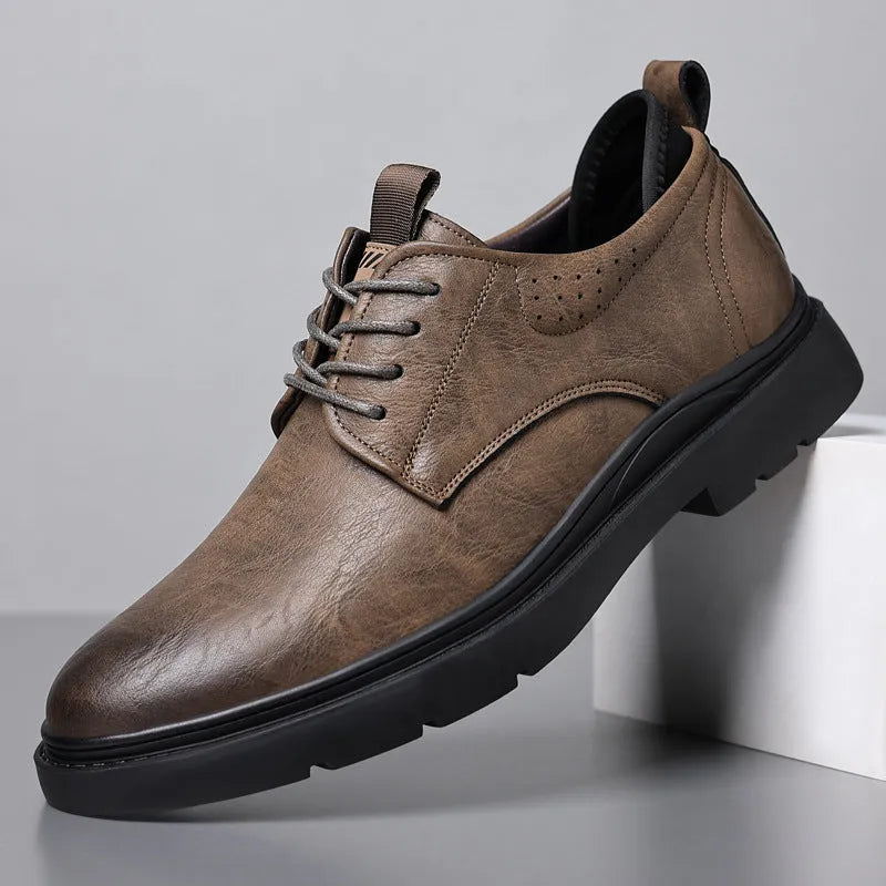 Men's black leather business shoes with rubber soles and sewing line detail