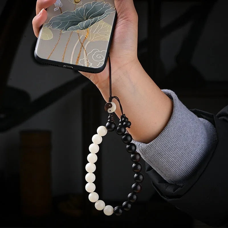 White Corypha Umbraculifera Blackwood and Bodhi seed bracelet with eight-diagram yuan beads.