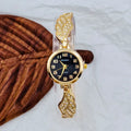 Stainless steel women's watch with round dial and vachette clasp in gold surface colour