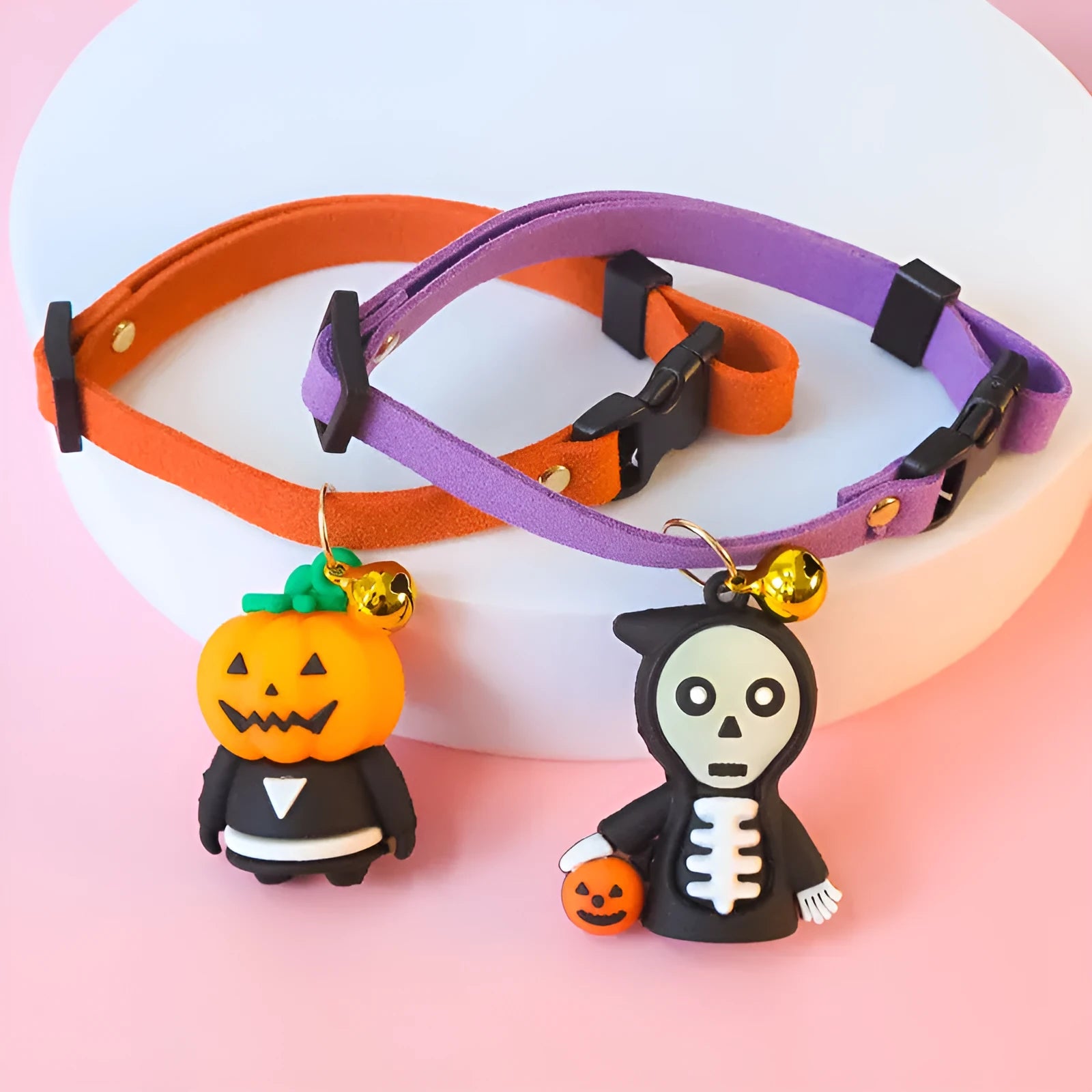 Halloween dog collar decoration in polyester with cartoon pumpkin, luminous brat, or skull patterns.