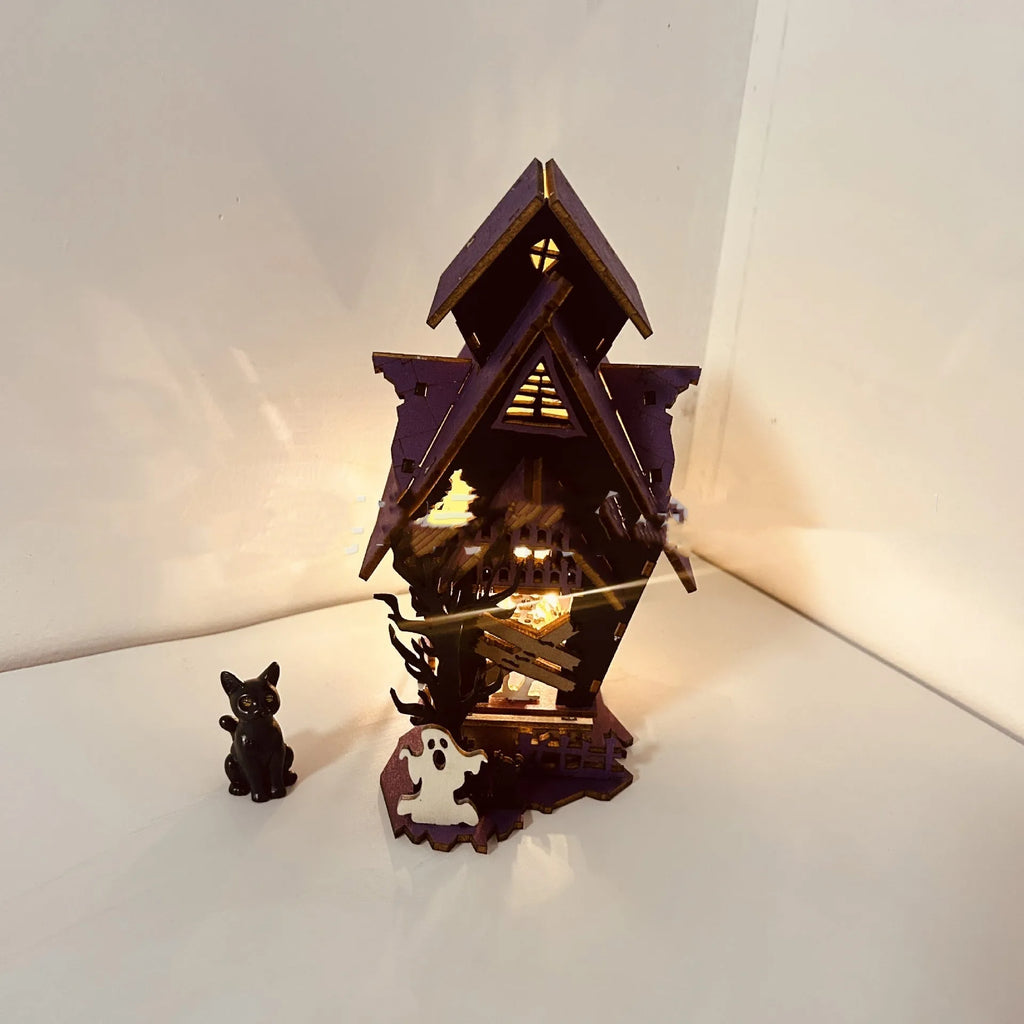 DIY wooden haunted house Halloween table decoration with glowing effect measuring 14x10.5x19cm